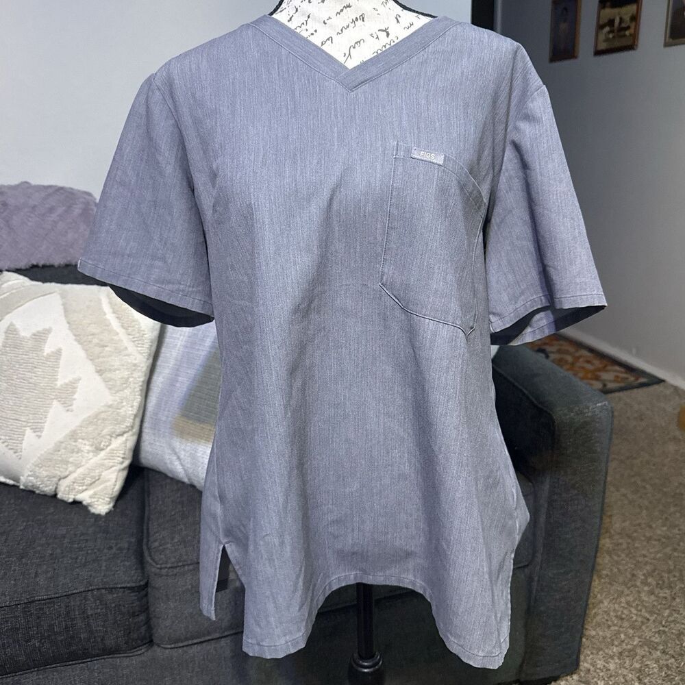 FIGS Technical Collection Gray V-Neck Scrub Top L Short Sleeve Chest Pocket